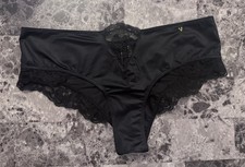 NWT VICTORIA'S SECRET MEDIUM BLACK SATIN SMOOTH FLORAL LACE RARE CHEEKY PANTIES