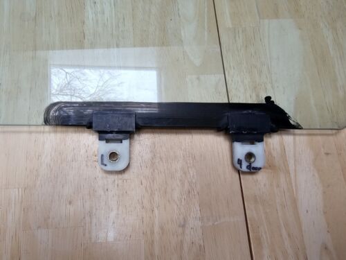 91 - 98 Chevy Geo Tracker 4 Door Front Glass LH Driver Side Suzuki Sidekick - Picture 2 of 7
