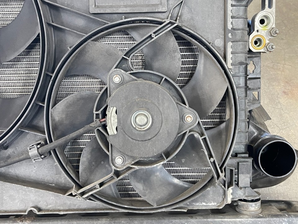 ⭐2012-2017 LAND RANGE ROVER EVOQUE RADIATOR CONDENSER / COOLING FAN OEM ...