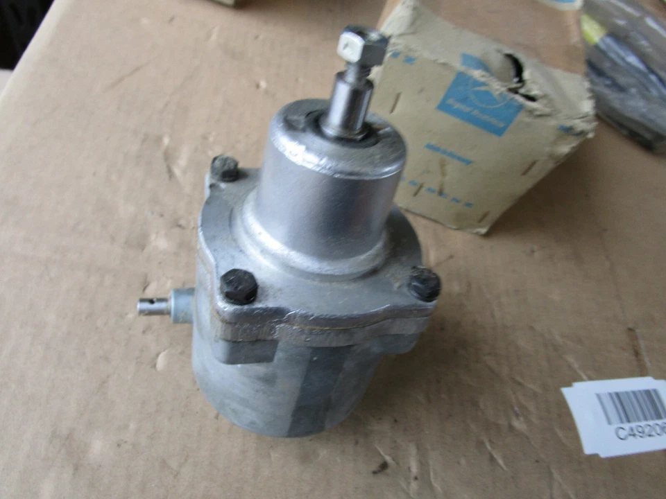 Mercedes Unimog 404 Oldtimer Fliehkraftpumpe Hydraulikpumpe Heinzmann D2303 NEU - Bild 4 von 4