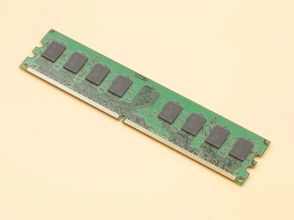 Crucial CT25664AA1067 4GB 2x2GB DDR2 PC2-8500U 1066MHz UDIMM Desktop Memory RAM - Image 3 of 4