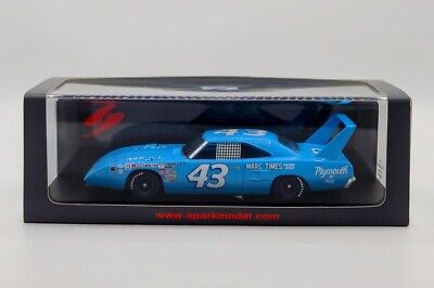 Spark Plymouth Superbird No.40 Winner Daytona 500 1970 1/43 Spark Plymouth Superbird No.40 Winner Daytona 500 1970 1/43