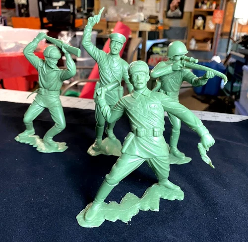 4 Vintage 1963 Marx 6" Russian Infantry Soldiers Captain Green Army Men WD08