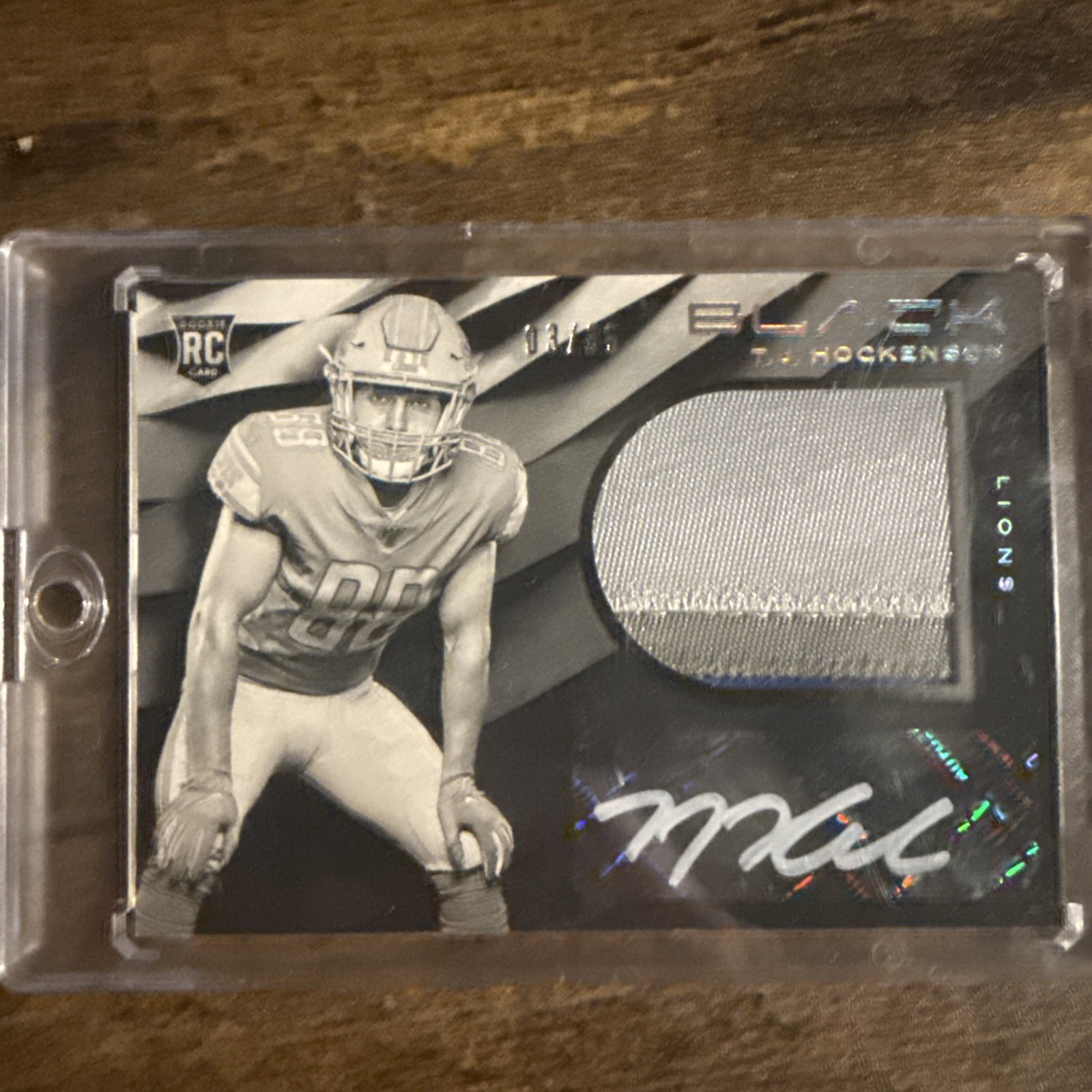 TJ Hockenson Panini Black #91 Patch Autograph