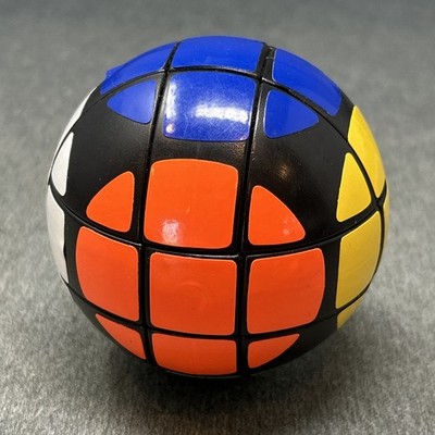 Vintage 1980s SUPER SPHERE RUBIKS BALL PUZZLE Round 3 x 3 Game Brain Teaser