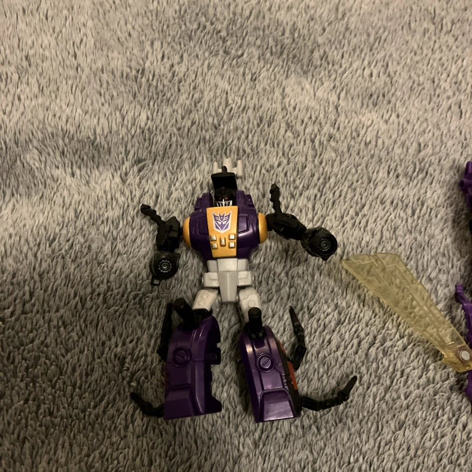Figura de acción Hasbro Transformers Insecticons Bombshell Kickback Shrapnel 4 pulgadas Foto 2 de 4