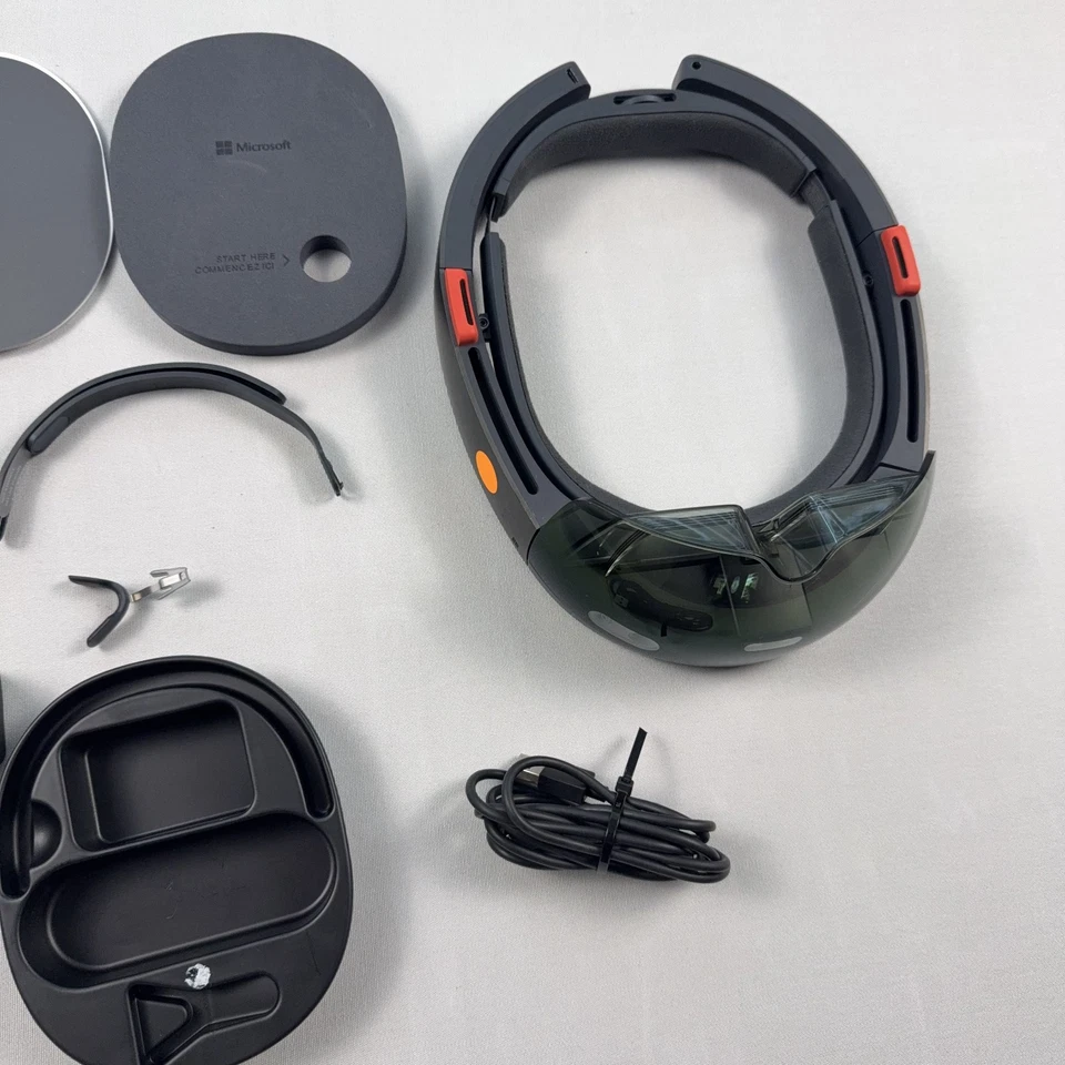 Microsoft HoloLens 1st Generation Gen 1 1688 AR Headset *ALMOST COMPLETE *TESTED - Image 3 of 4