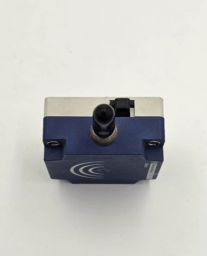 Telemecanique OsiProx | X7D1A1CAMI2DIN | Inductive Proximity Sensor - Image 2 of 4