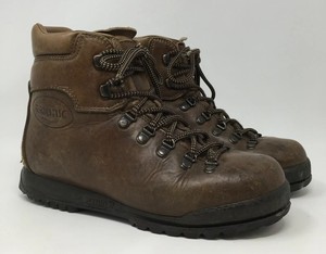 hiking boots size 5.5