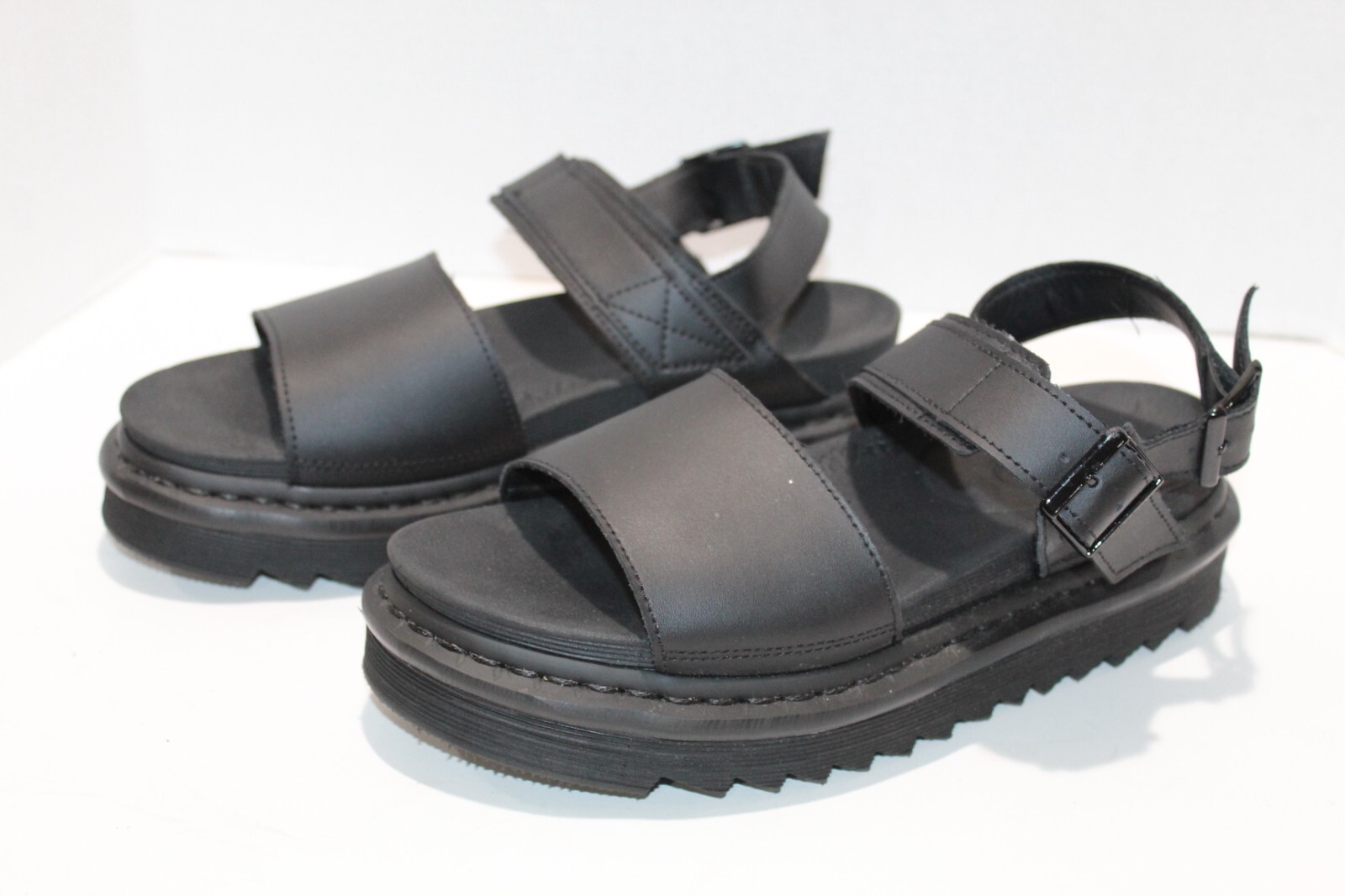 Dr. Martens VOSS QUAD Black Leather 