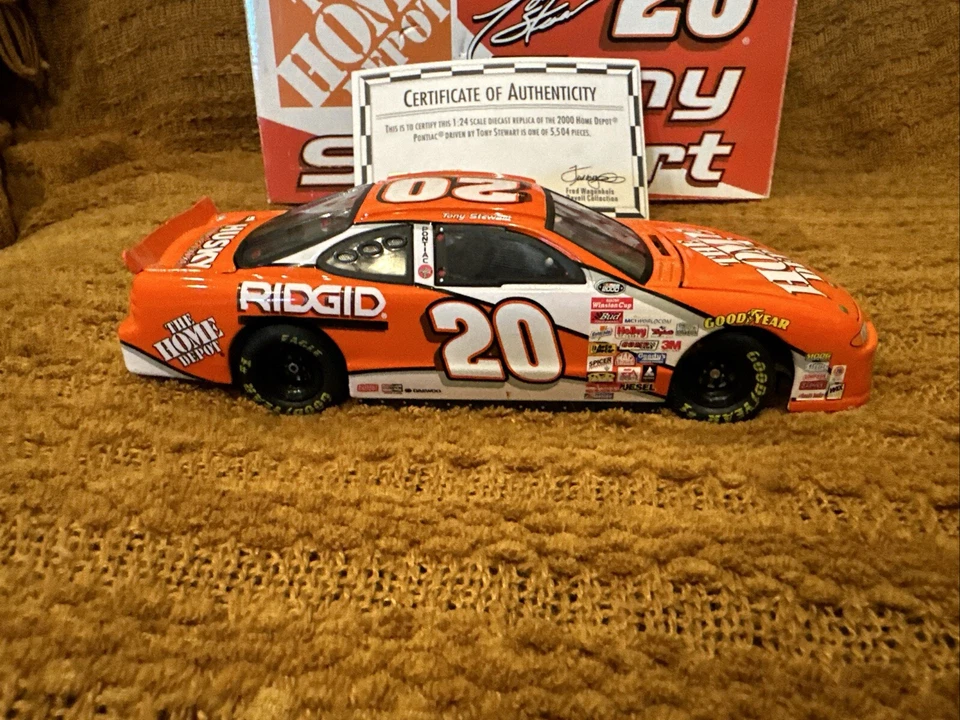 Revell 10543 Tony Stewart #20 Home Depot Pontiac Grand Prix 2000 - diecast 1/24 Foto 4 de 4
