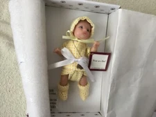 ASHTON DRAKE Busy as a Bee