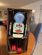 Vintage Inter Planet Space Captain Tin Wind Up Robot with Key and Box Schylling