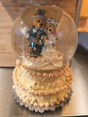 Boyds Bear Grenville & Beatrice Water Snow Globe Wedding March Musical 2770SF 2E