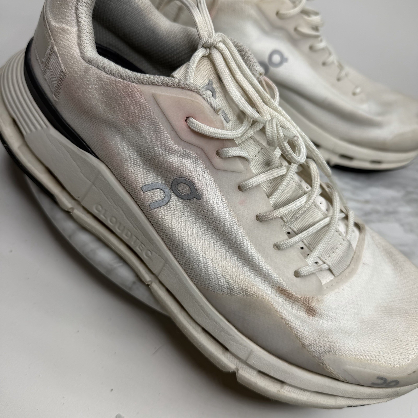 On Cloud Cloudnova White Eclipse Running Athletic… - image 2