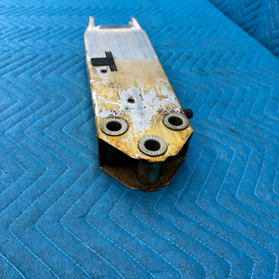 Extensión de riel del marco del conductor delantero derecho BMW 650i xDrive 2012-2015 OEM 1300CH0823 Foto 3 de 4