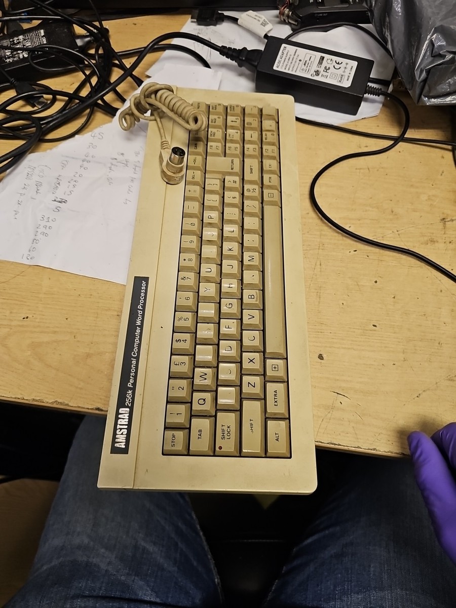 Retro Ordenadores Orty: Amstrad PCW 8256 (azerty). Amstrad 256K Ordinateur Personnel Traitement de Texte (1985