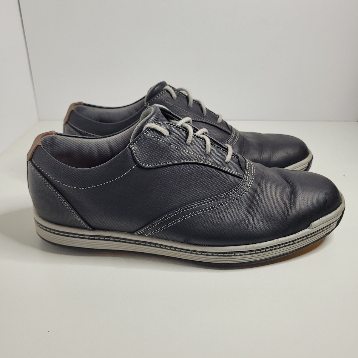 FootJoy Men display picture 1