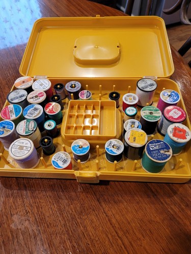 Vintage Wil-hold Nähkästchen gelb Faden Spule Organizer mit 30 Fäden - Bild 3 von 4