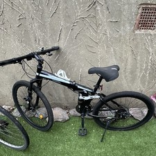 Black & White 26in Mountain Bike M Frame Front Suspension Disc Brakes Kickstand