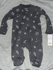 Carter  s baby footed sleeper in size 3M 3 months 