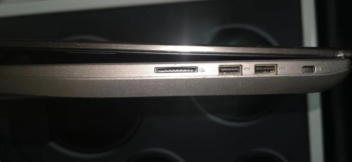 ASUS ROG GL702V Core i7-7700HQ 2.8GHz 24GB RAM 1TB + 2 SSD HD's GTX 1070 17.3"