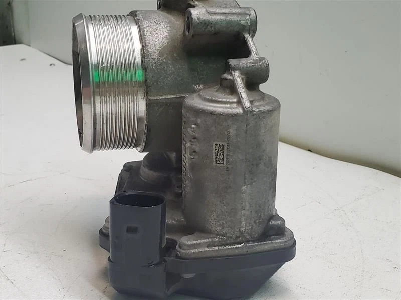 Audi AllRoad 2013 conjunto de carrocería del acelerador/montaje de válvula OEM Foto 3 de 4