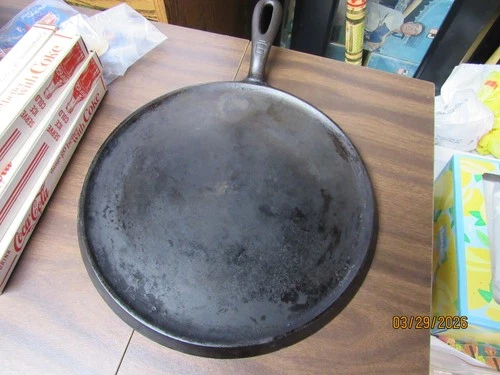 Griswold Cast Iron Griddle # 9 Large Logo 609A Original 20's -30's