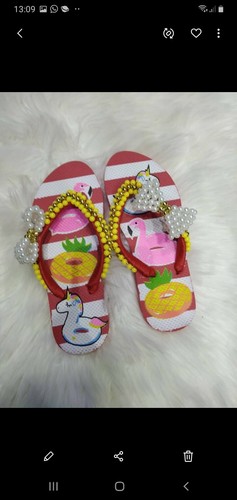Womens beautiful handmade beaded rubber flip flops - Picture 3 of 7
