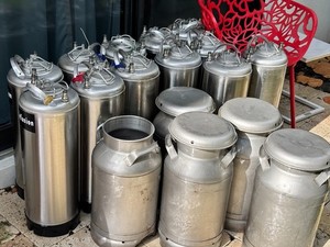 LOT of 12 - 5-Gal Stainless Pressurized Beverage Tanks USA Local PU Delray,FL