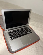 MacBook Air 2016 con accesorios