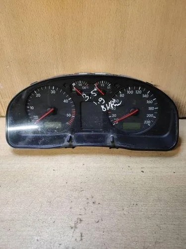 VW PASSAT Variant B5 3B6 Kombiinstrument 110008793 3B0919861J 1.90 24419119