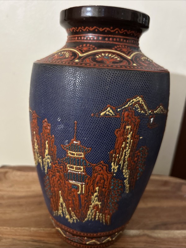 Vintage Japanese Satuma Kinkozan Porcelain Vase Hand Painted