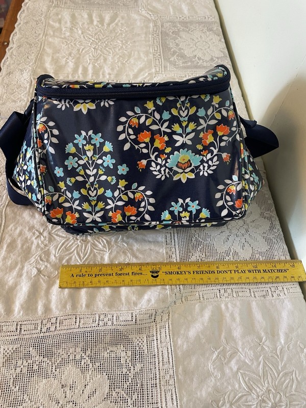 Vera Bradley Lunch Box Blue W/flowers