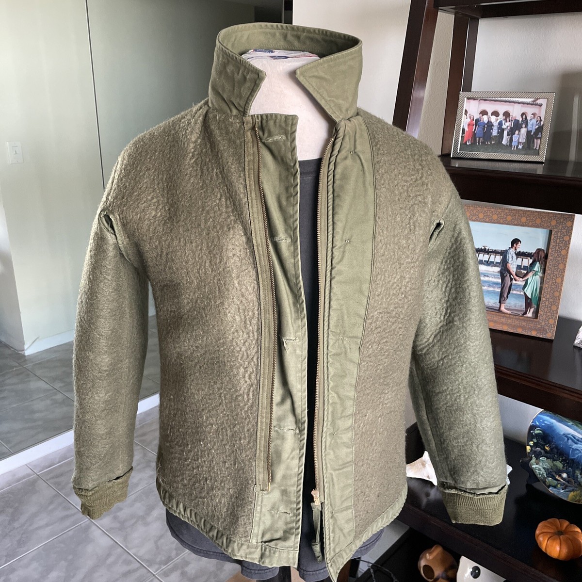 VINTAGE Vietnam Era Authentic 1969 US NAVY A-2 DECK JACKET 38-40