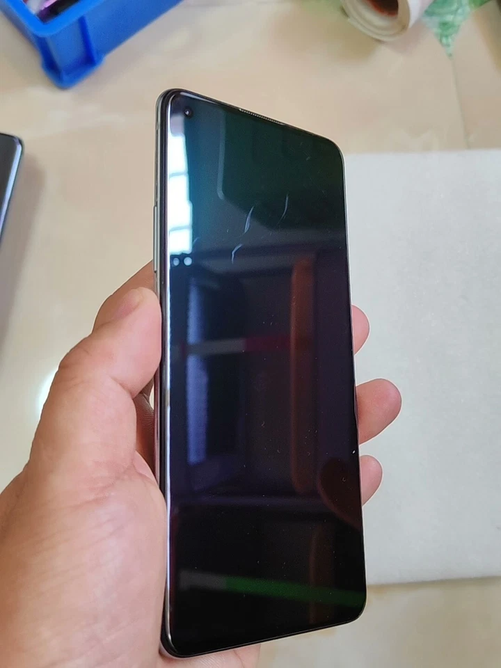 OnePlus 8T+ 5G Fully Unlocked 256 GB Silver 6.55 inches cell phone - Image 4 of 4