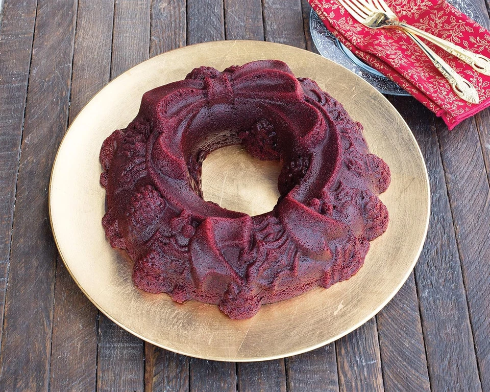 Nordic Ware: holiday wreath pan Kuchenform Kegelbund Cake 9cups (2,36L cm.27made - Bild 4 von 4