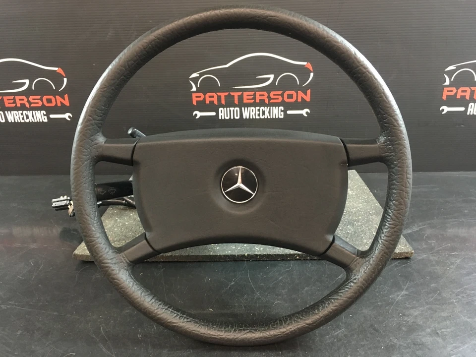 Mercedes Benz 240D 1983 montaje de columna de dirección Foto 3 de 4