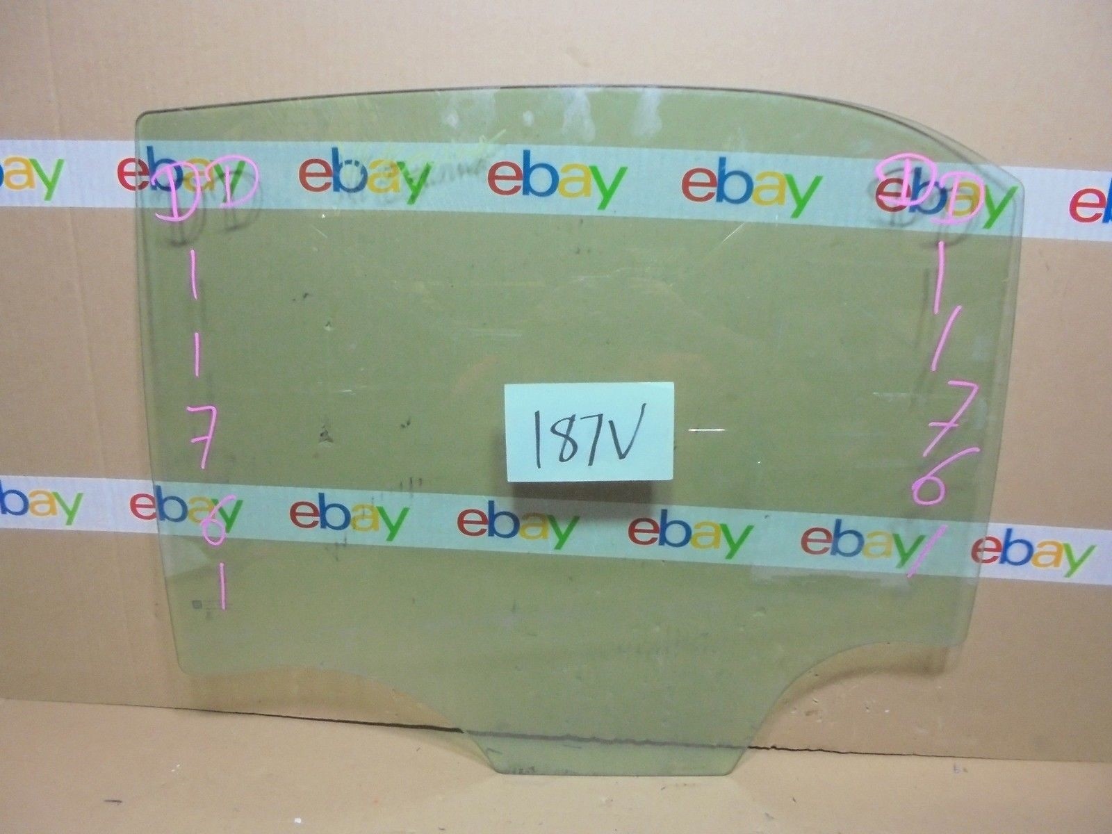10 11 12 13 14 15 Chevrolet Equinox REAR DRIVER Side Door Glass USED #187-V