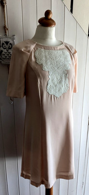 SIZE 12 PEACH & CREAM EMBROIDERED PANEL NACK ZIP DRESS by WAREHOUSE 
