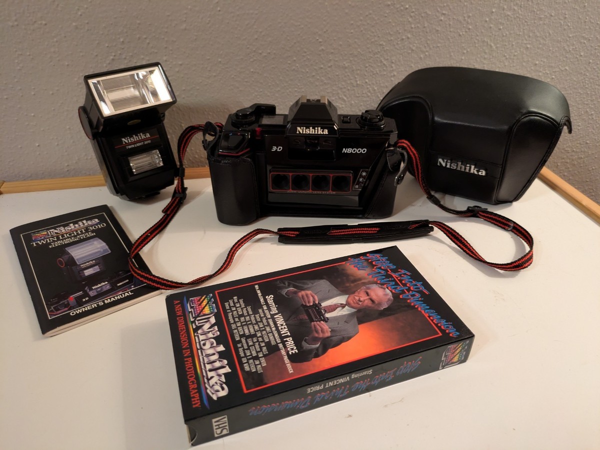 NISHIKA N8000 - 30mm Quadra-Lens System 3-D Camera Flash & VHS