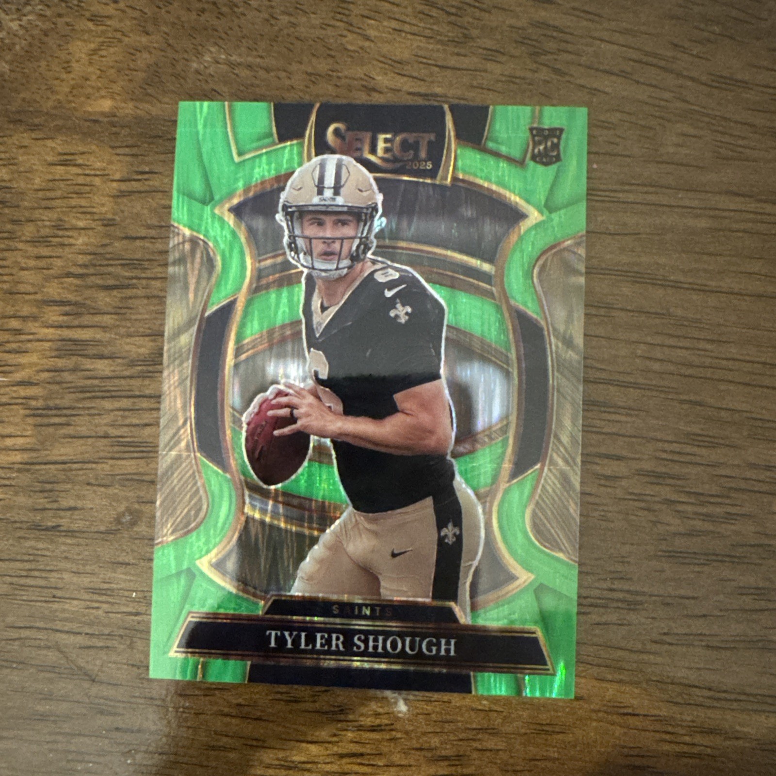 2025 Panini Select #41 Tyler Shough Neon Green Prizm Shock #/699