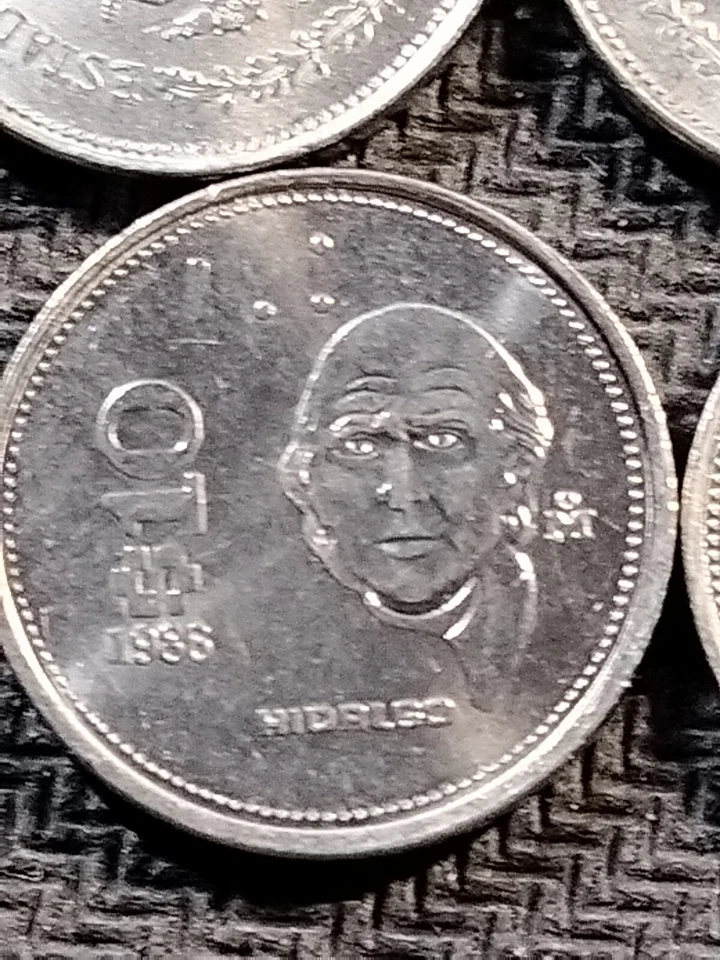 Мексика 10 песо одна монета (1985-1990) из нержавеющей стали Мигель Идальго y Костилья - Изображение 2 из 3