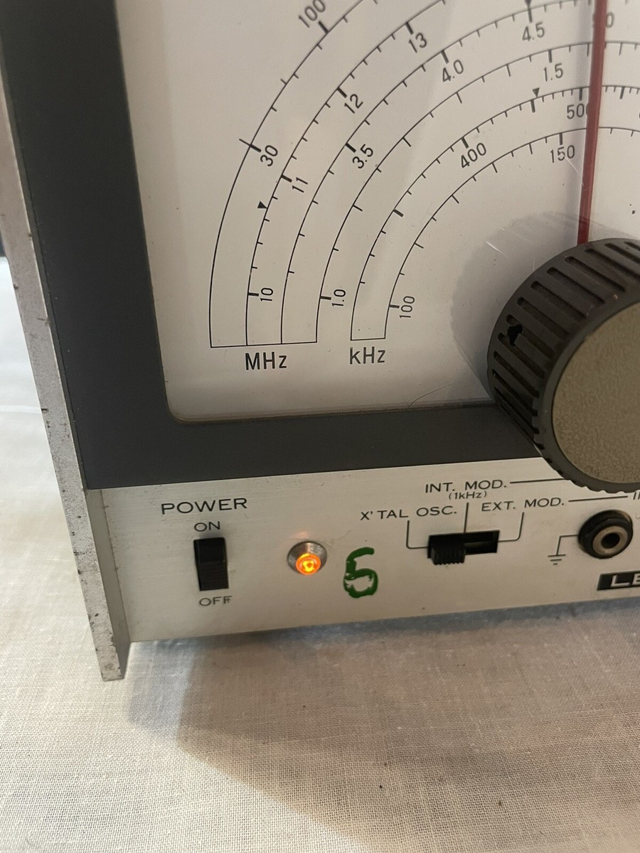 □ LEADER □リーダー電子　LSG-15　SIGNAL　GENERATOR □ LEADER □リーダー電子 LSG-15 SIGNAL GENERATOR - メルカリ