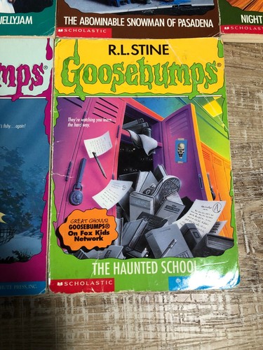 RL Stine Goosebumps Lot 11 90's #1, 8, 19, 20, 30, 33, 38, 40, 41, 58, 59 - Picture 13 of 13