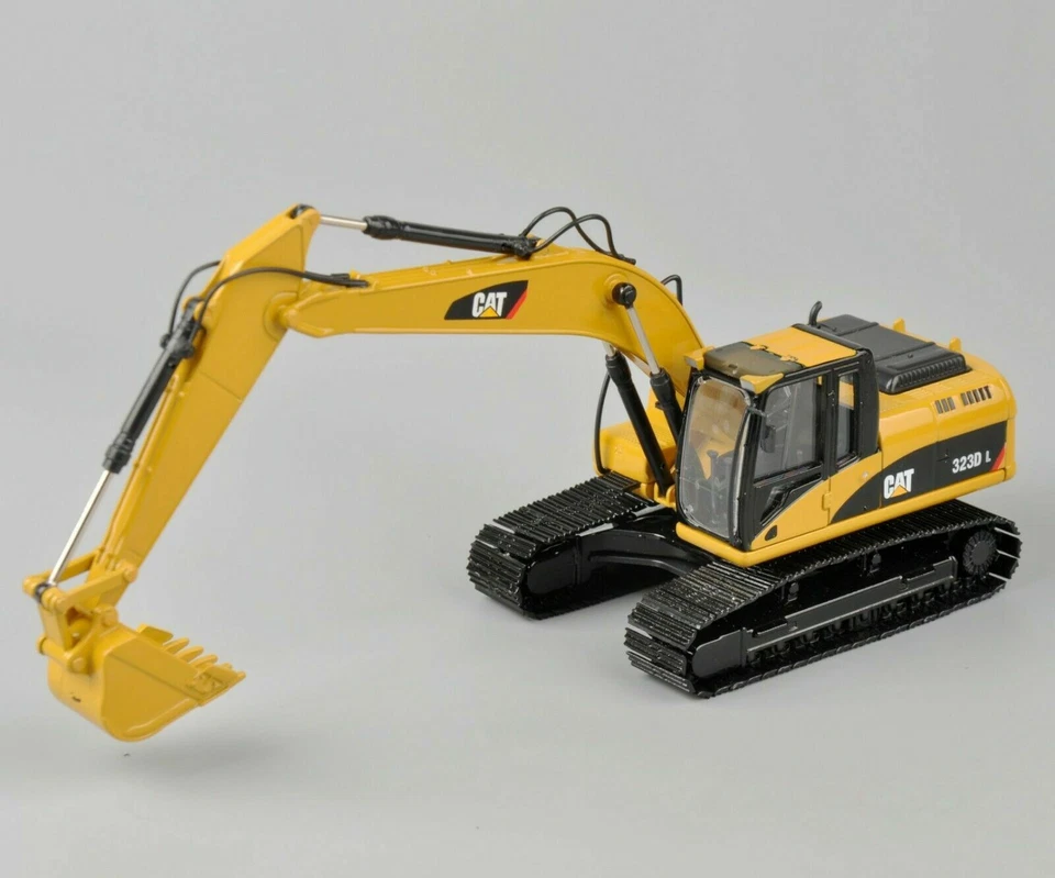 1/50 CAT 55215 Norscot Caterpillar 323d L Hydraulic Excavator Construction Car - Image 2 of 4