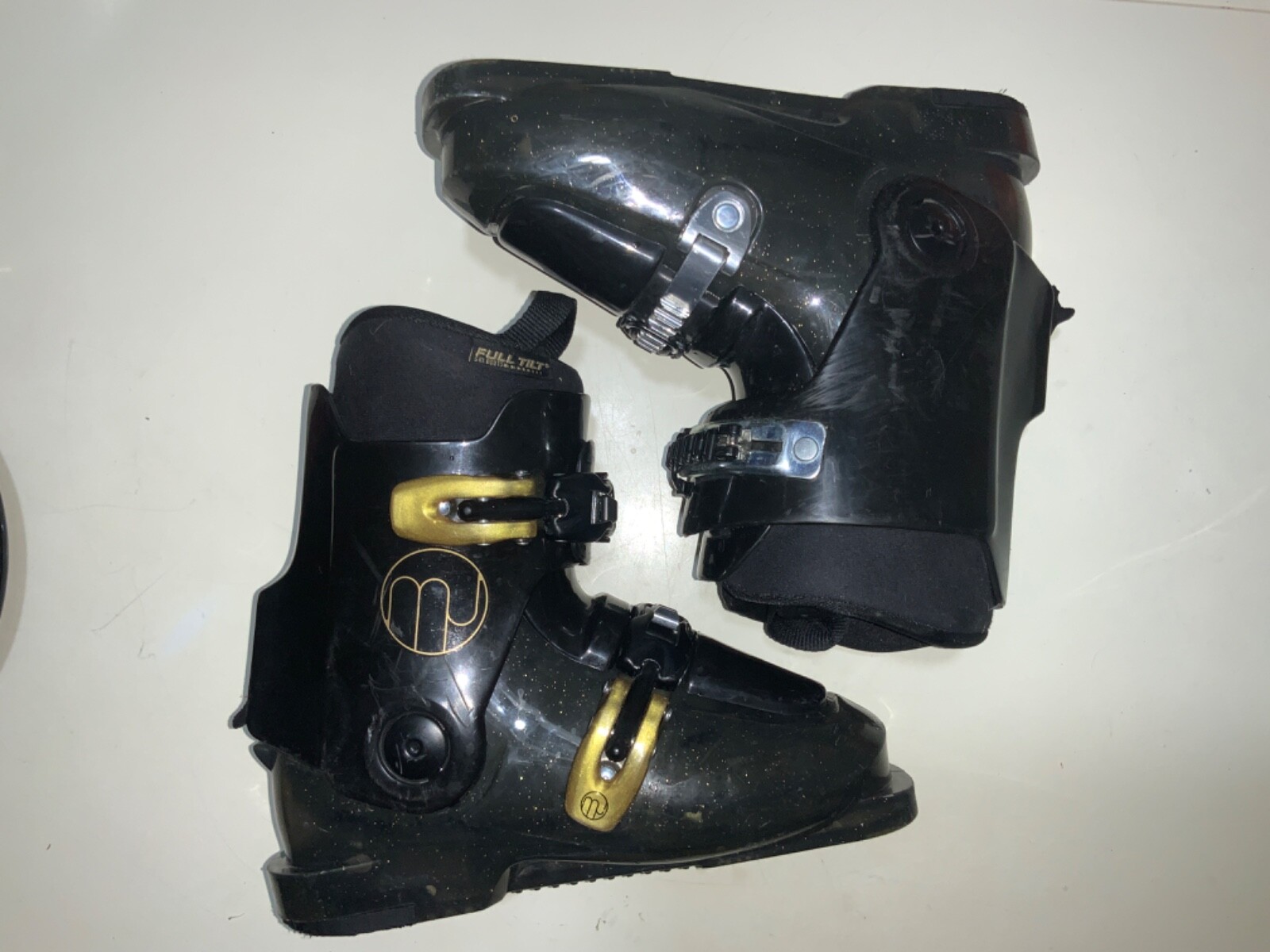 size 4 youth in ski boots