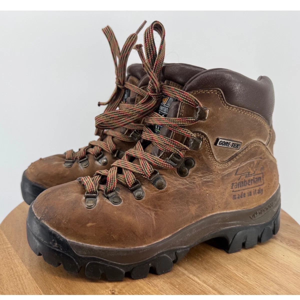 Zamberlan Quazar GTX RR Hiking Boots Women 10 /Men 8.5 Italy Goretex Brown/ Pink Zamberlan Guide Max GTX Boot Review | Backwoods Pursuit main image 2