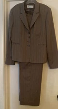 TRAVIS AYERS- 2 PC  TAUPE PINSTRIPE PANT SUIT FULLY LINED SZ 16 SMART TAILORED