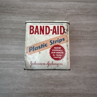 Vintage Johnson & Johnson BAND-AID Plastic Strips Tin   Retro First Aid 1960s